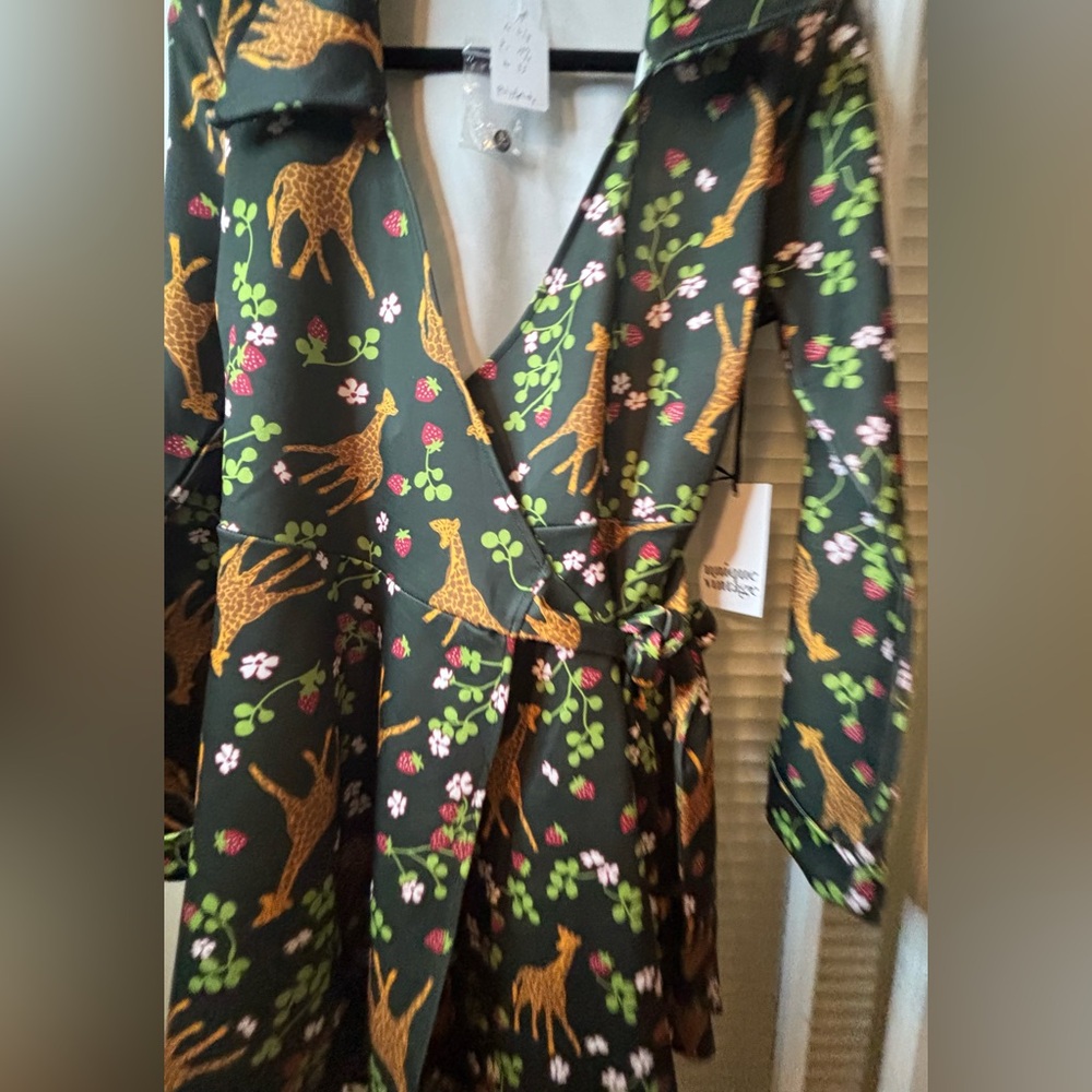 Unique Vintage Floral Wrap Dress - Picture 6 of 8